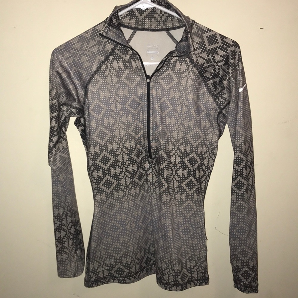 NIKE - LONG SLEEVE - SIZE SMALL